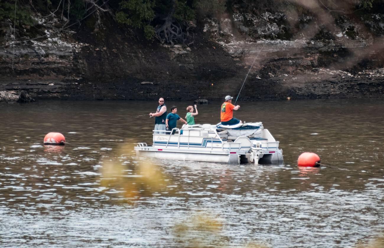 pontoon boat fishing